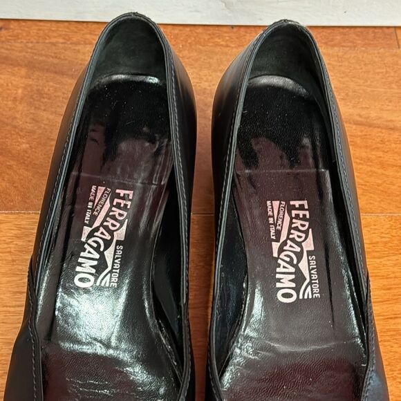 Salvatore Ferragamo Other Gancini Logo Pumps Black size 9.5 B - Picture 4 of 13